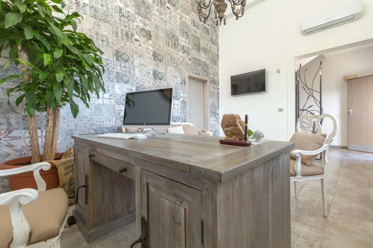 B&B Le Radici Del Salento Luxury Rooms San Pancrazio Salentino Exterior photo