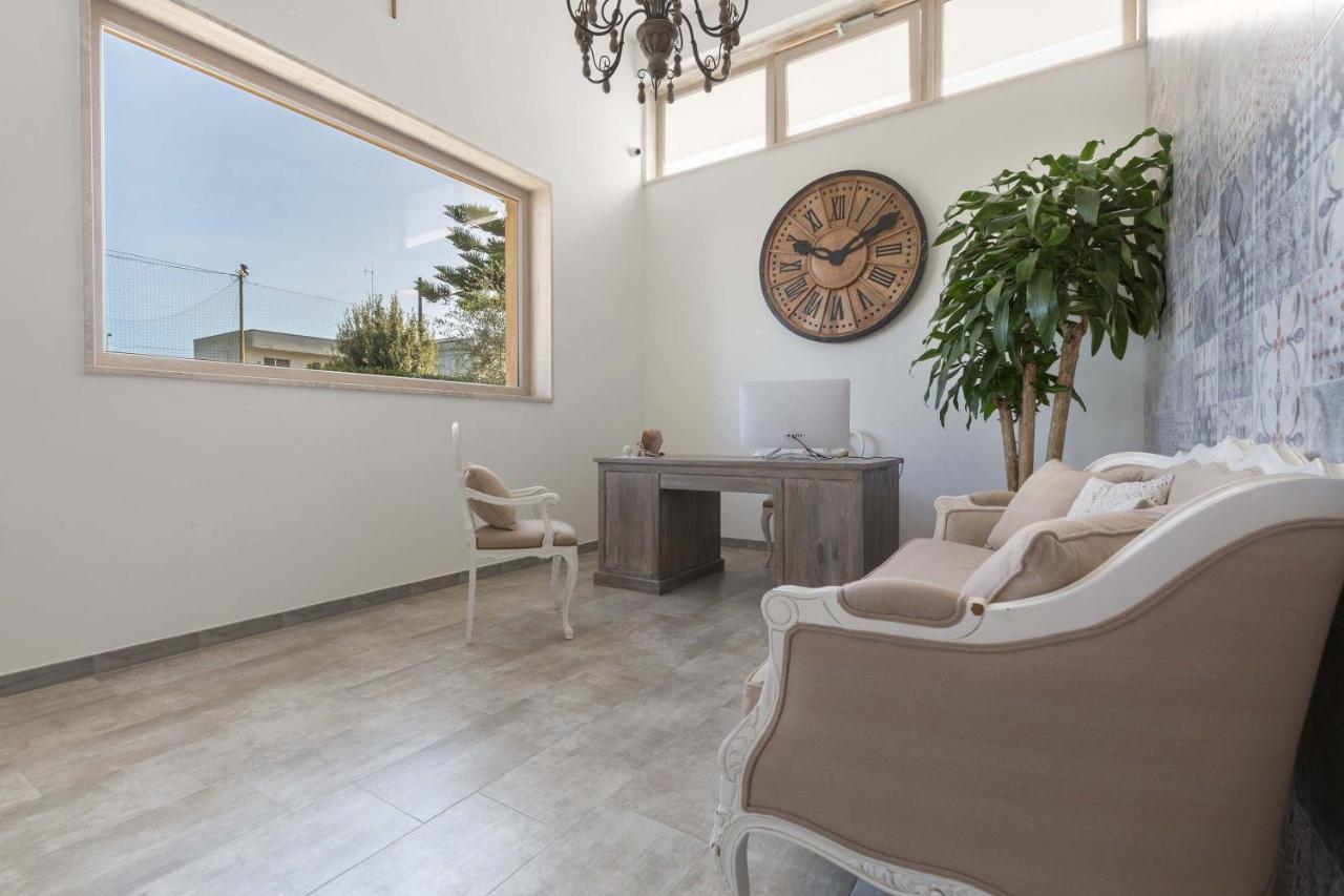 B&B Le Radici Del Salento Luxury Rooms San Pancrazio Salentino Exterior photo